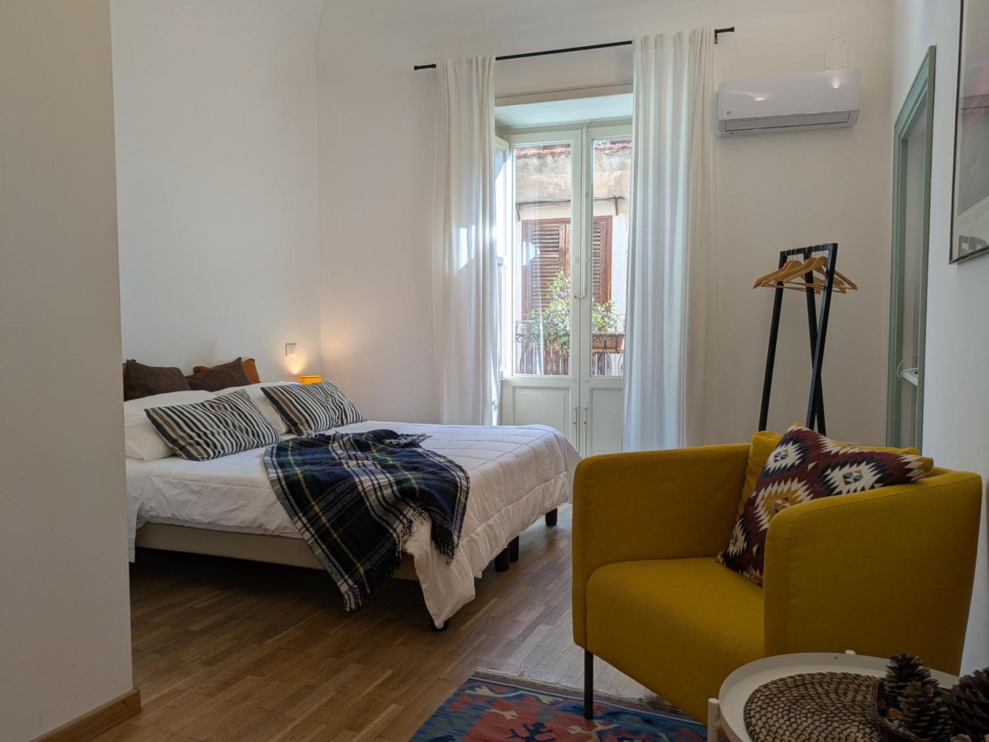 Del Parlamento Bed & Breakfast 2*